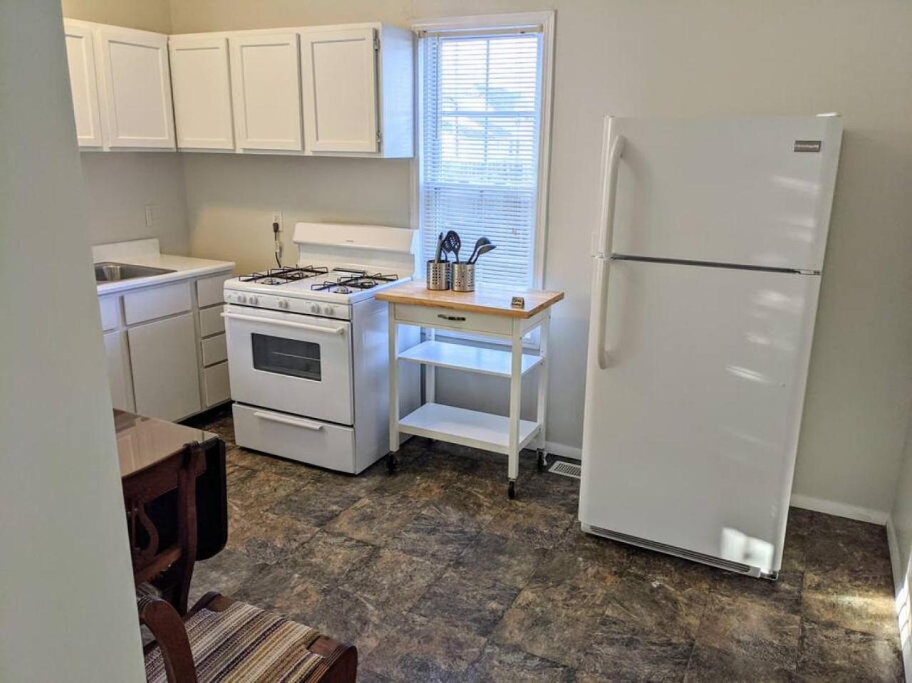 Moline 1 Bedroom Near Taxslayer And Downtown Luaran gambar